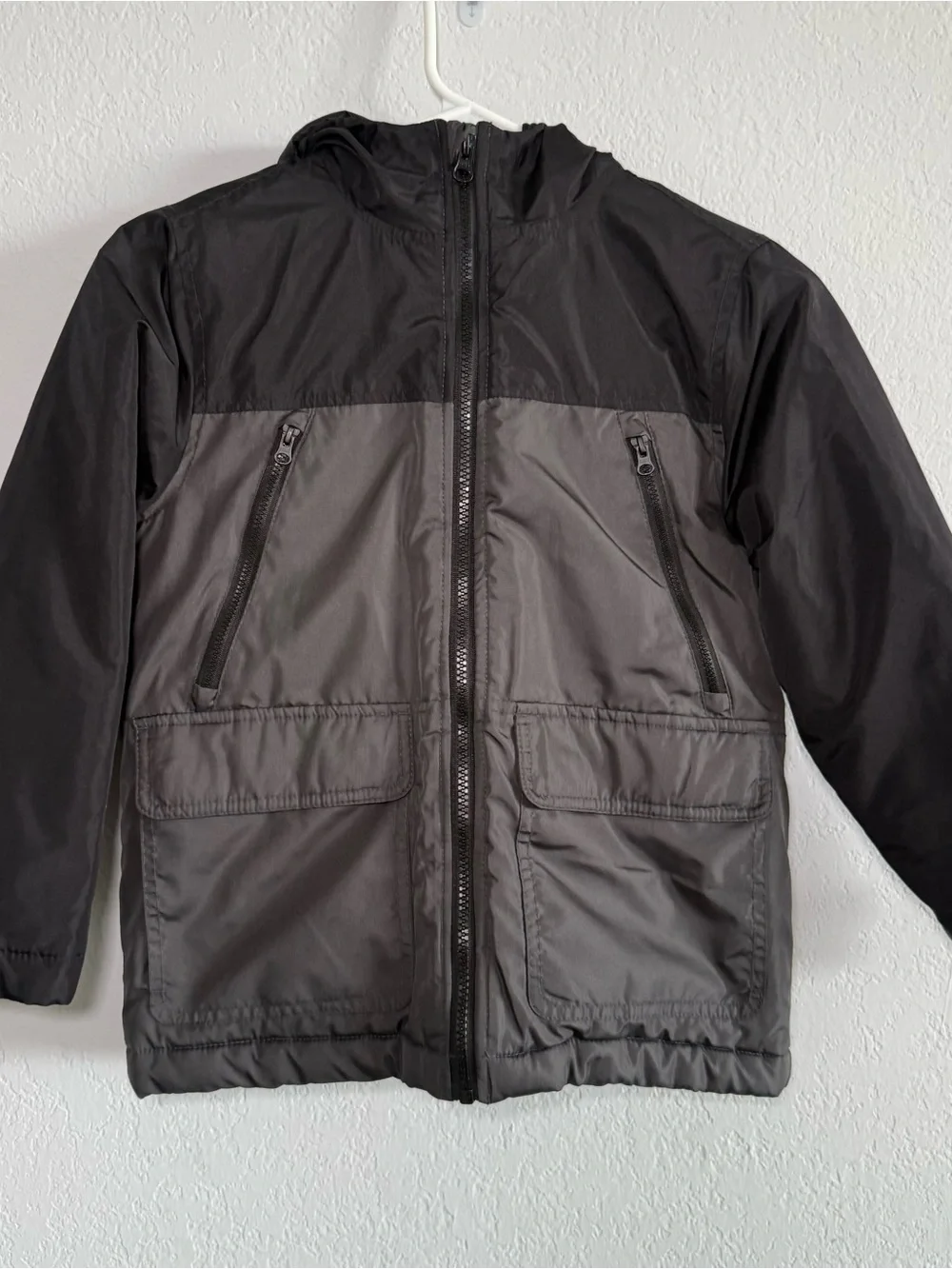 Old Navy Boys Hooded Puffer Jacket Gray Black Water Resistant Size 6-7